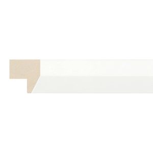22x20mm White Bevel Moulding Closed grain